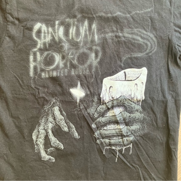 SANCTUM OF HORROR HAUNTED HOUSE
HALLOWEEN GRAPHIC TEE - Picture 11 of 12